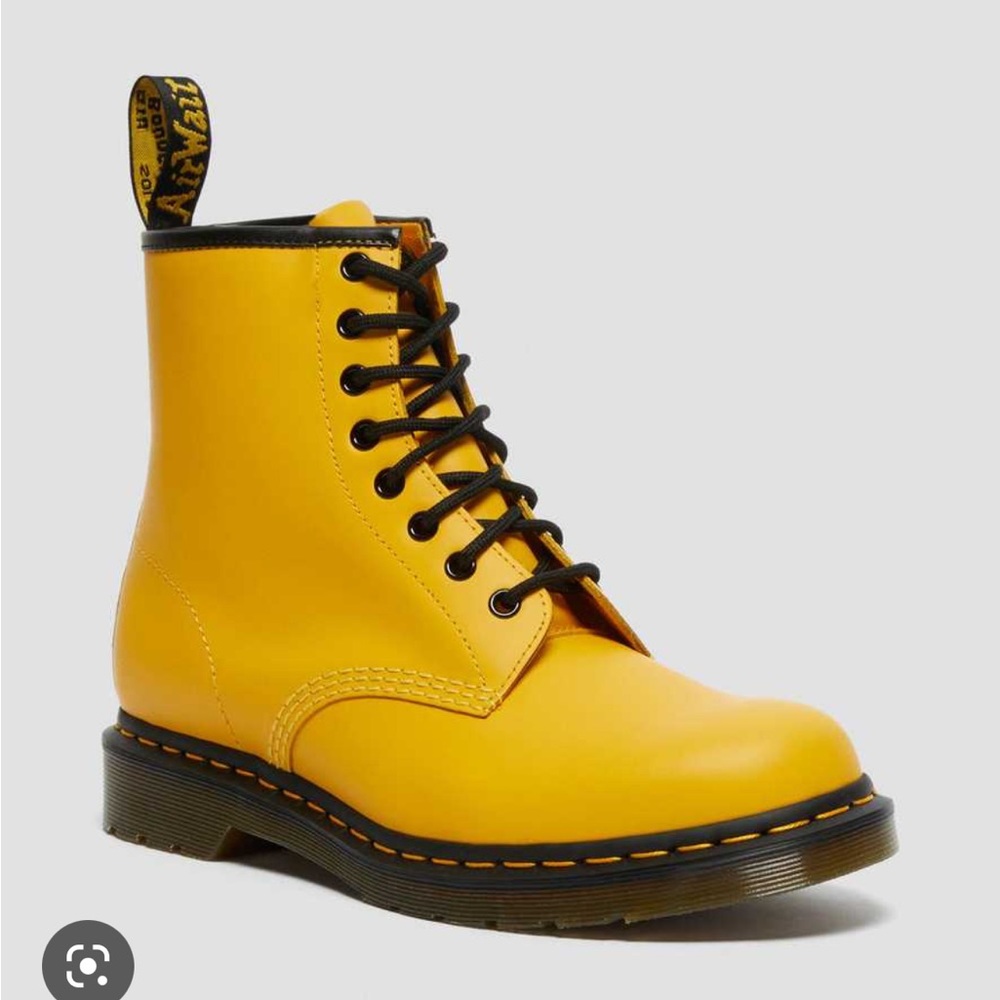 Doc Martins 1460 Yellow Smooth 36